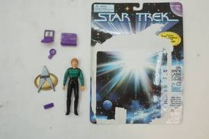 lot 32 image: Star Trek The Next Generation