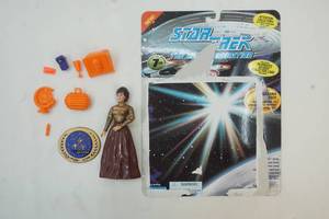 lot 33 image: Star Trek The Next Generation Collector Series 7th Season