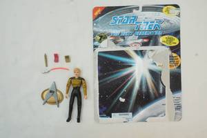 lot 34 image: Star Trek The Next Generation Collector Series 7th Season