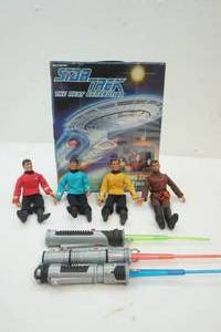 lot 117 image: Star Trek The Next Generation Collector Case With Figures