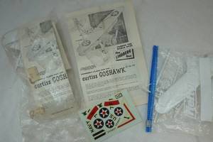 lot 237 image: Vintage Airplane Kits