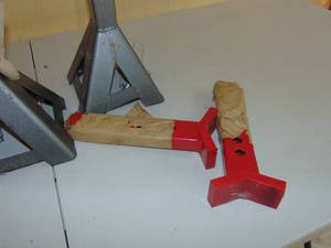 lot 6 image: Larin 3 Ton Jack Stands 1 Pair