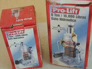 lot 9 image: Pro-Lift Bottle Jacks - 2 Ton (Model B-002NC), 8 Ton(Model B-008NC)