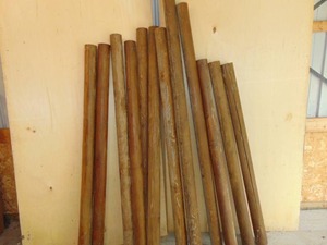 lot 12 image: Mixed Lot of 4 Beams - Assorted Lengths - See Photos