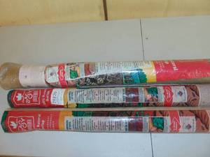 lot 13 image: Set of 3 Burlap Rolls  - 3 x 24 Rolls
