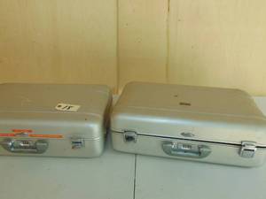 lot 18 image: Aluminum Cases - 21 12 x 14 x 6 12 - Combo 742