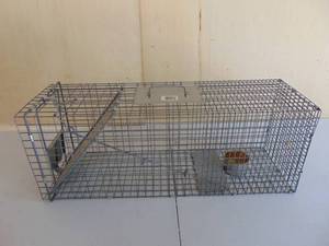 lot 27 image: Havahart Live Trap 32x 10 x 12