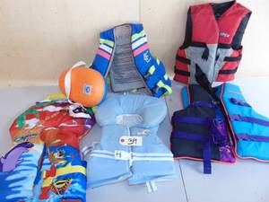lot 39 image: Lot of 6 ToddlerYouth Lifa Jacket and Swim Aid
