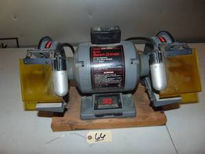 lot 66 image: Craftsman 6 Bench Grinder