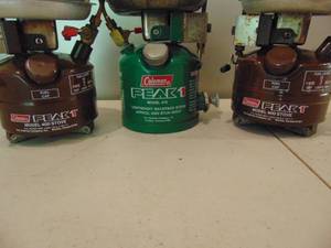 lot 77 image: 3 Coleman Peak 1 Backpack Stove - Model 576(1) and 400(2)
