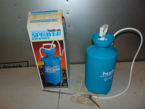 lot 91 image: Hudson 2 Gallon Sprayer -Model 62182