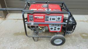 lot 113 image: Honda Generator with Electric Start - Model EB6500SX