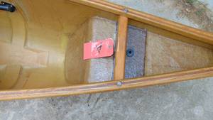 lot 3 image: Wenonah 19 Kevlar Canoe - Model - Itasca