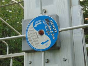 lot 20 image: Hewitt Roll-A-Dock 2400# Boat Lift with Lift Motor, Canopy Frame and Good Canopy