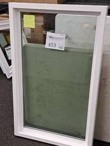 lot 453 image: Window 25-12x42-18