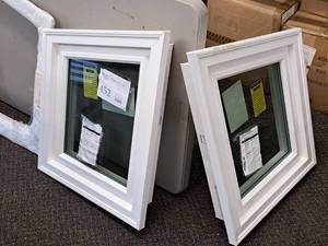 lot 452 image: Lot of (2) Trapezoid Windows 18x23