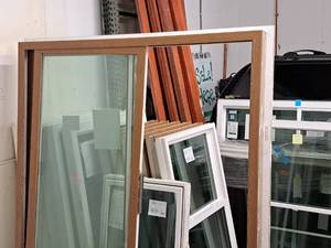 lot 476 image: Lindsay Slider Door 70-12x79-12