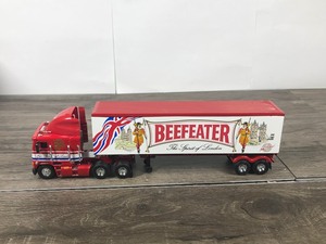 lot 24 image: 1995 Matchbox The Sprit of London the  First tilt over cab over freightliner 158 scale die cast