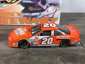 lot 76 image: 2000 Nascar Revell Collection 2 Car Set Tony Stewart Pontiac Grand Prix #20  Home Depot - Rookie of the Year 164 scale & 124 scale stock cars