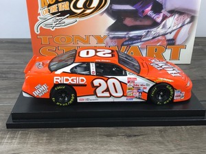 lot 77 image: 2000 Nascar Revell Collection Tony Stewart Pontiac Grand Prix #20 Home Depot  Rookie of the Year 118 scale die cast stock car