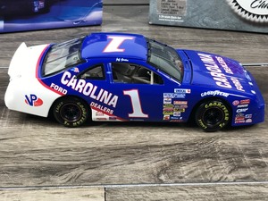 lot 79 image: 1991 Nascar Mac Tools Collectors Club Jeff Gordon Ford T-Bird #1  Carolina Ford 124 scale die cast stock car