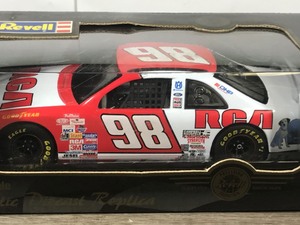 lot 110 image: 1997 Revell Select John Andretti 98 Rca Ford 124 Scale Diecast Nascar