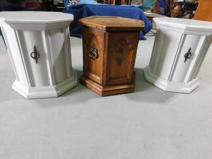 lot 4 image: 3 Hexagon end tables