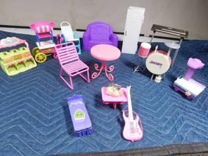 lot 226 image: Barbie furniture