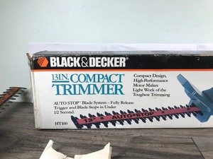 lot 401 image: Black and Decker 13 Compact Electric Tree Trimmer