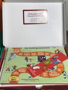 lot 417 image: Hooked on phonics set from parents toolbox to levels 1 thru 5 with companion and chapter book sets
