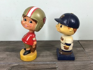 lot 458 image: 2 - Vintage Bobble Heads - Minnesota Twins Baseball & San Francisco 49ers Football