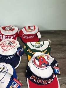 lot 460 image: 12 - Major League Baseball Caps