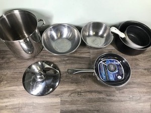 lot 482 image: Lot of pans
