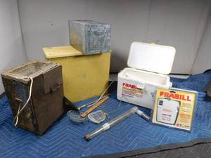 lot 271 image: Bait cooler w new aerator, minnow traps, metal bait box and more