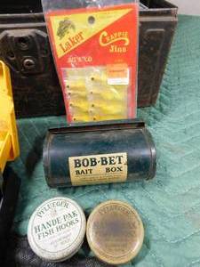 lot 278 image: Vintage metal box of vintage lures, 2 Pflueger tins of hooks, vintage BOB-BET metal bait box and more