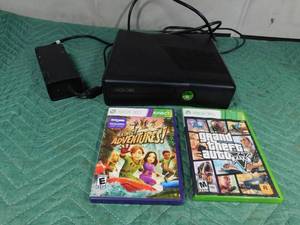 lot 325 image: X box 360 with controller and 2 games
