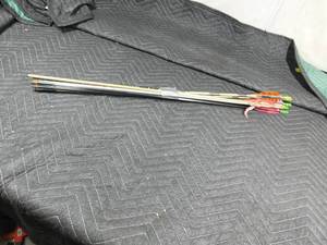lot 297 image: Lot of target arrows