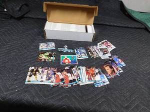 lot 300 image: Full box of hockey trading cards