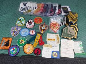 lot 314 image: Military patches and Cub scout patches