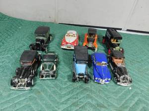 lot 316 image: 9 metal cars and trucks