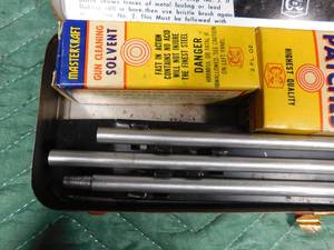 lot 320 image: 12 GA. shotgun cleaning kit