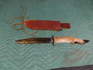 lot 324 image: Home made Buck knife in a leg strap leather sheath