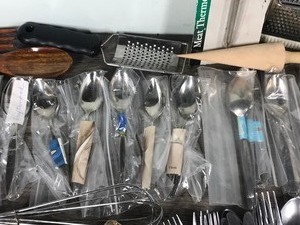 lot 506 image: Lot of silverware and more