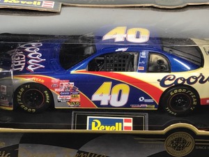 lot 15 image: 1997 Nascar Revell Robby Gordon #40  Coors Light 124 scale die cast stock car