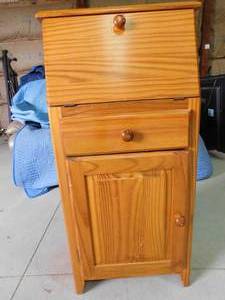 lot 354 image: Small drop leaf desk
