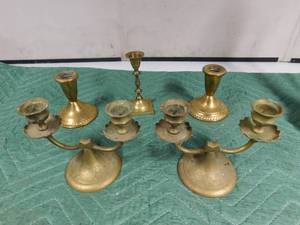 lot 377 image: Box of brass items