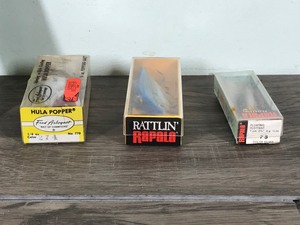 lot 525 image: 4 - fishing lures in original packages