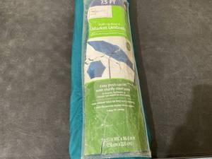 lot 100 image: Mainstay 7.5 ft. Aqua Push-up Market Patio Umbrella