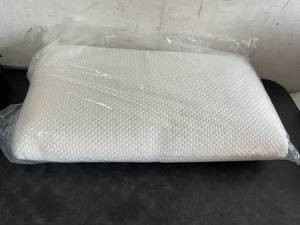 lot 125 image: Talalay Latex Foam Pillow for Neck Pain