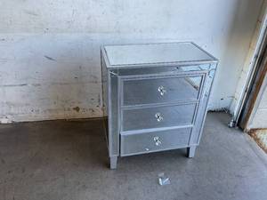 lot 33 image: Convenience Concepts Gold Coast Large 3-Drawer Silver Mirrored End Table
